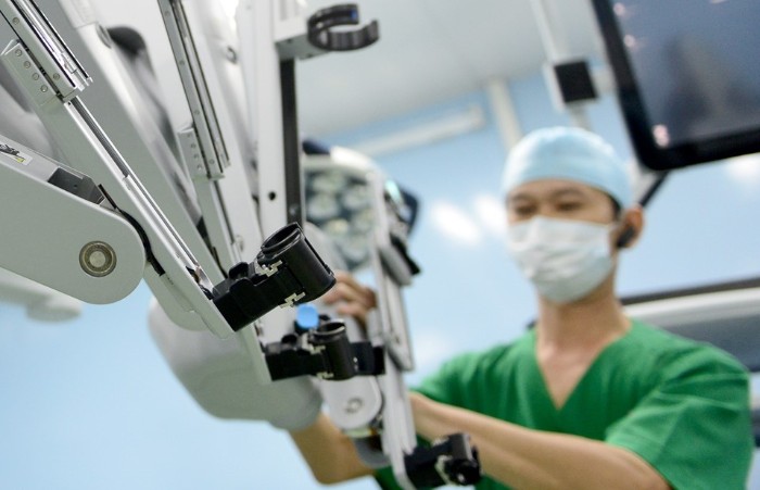 ROBOT SURGERY AT BINH DAN HOSPITAL