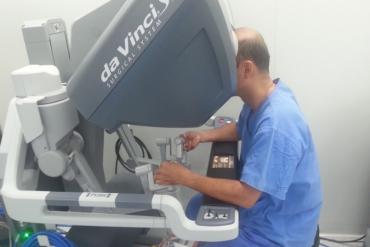 Ứng dụng robot phẫu thuật tạo hình bàng quang