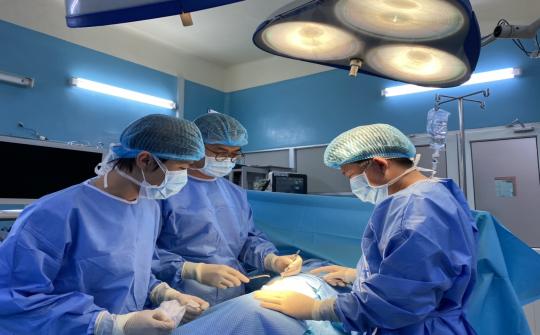 Bình Dân Hospital removes two rare tumors from man